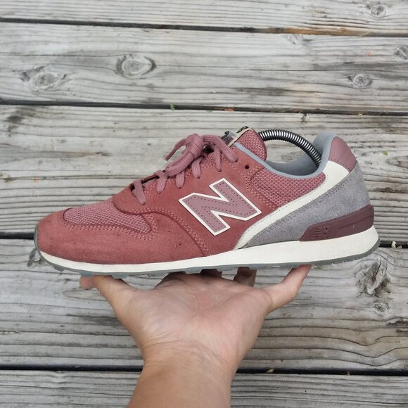 Men Size 9.5 / Size 11 Women New Balance 696 Lush Lifestyle Shoes Sneakers - Picture 2 of 8